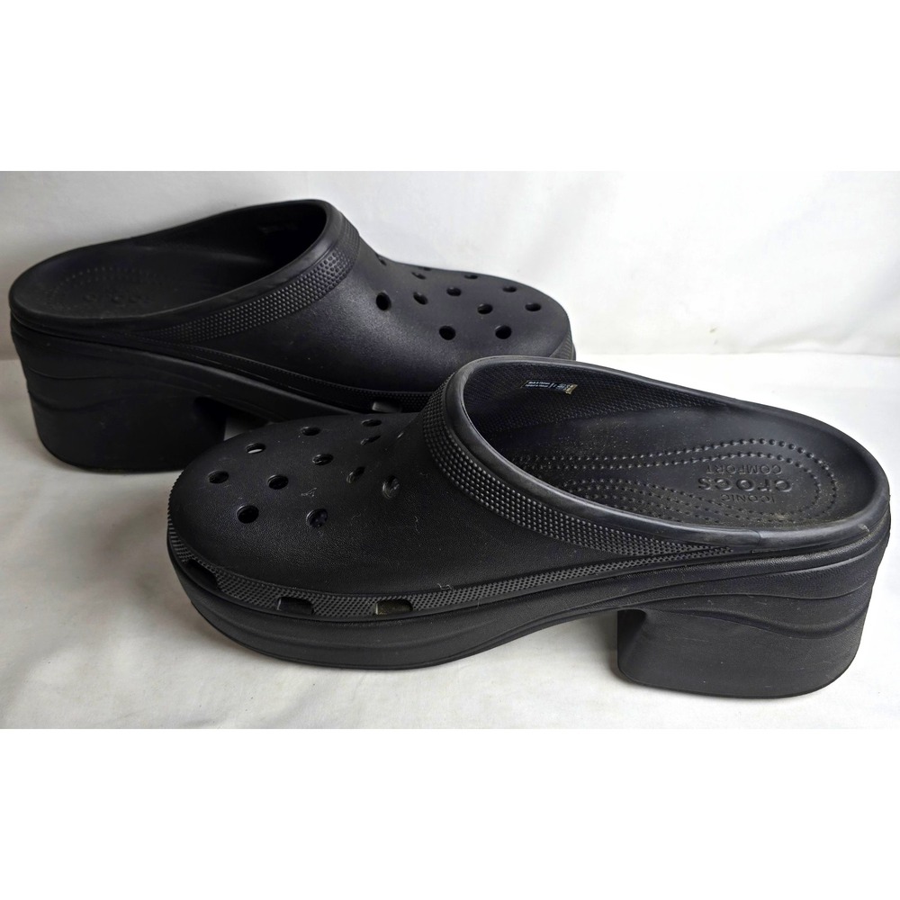 Crocs Black Slip-On Clog Sandals Rubber Upper Logo Accent US 13 Unisex Pre-Owned